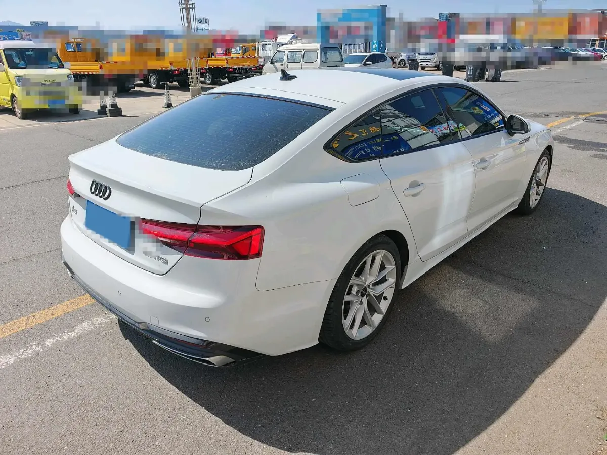2022 Audi A5 2.0T 204HP L4 7DCT,autocango,china used car exporter,china ev exporter,chinese used car exporter,chinese used ev exporter