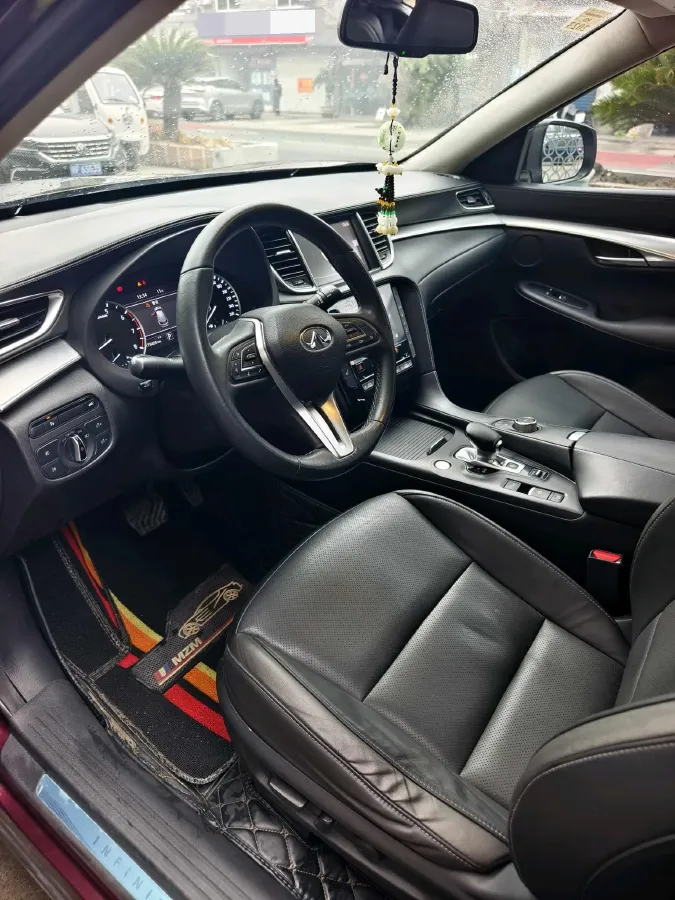 2018 Infiniti QX30 2.0T 211HP L4 7DCT,autocango,china used car exporter,china ev exporter,chinese used car exporter,chinese used ev exporter