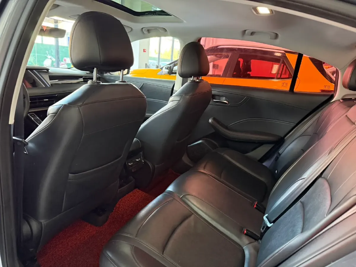 2023 Roewe i5 1.5L 129HP L4 CVT,autocango,china used car exporter,china ev exporter,chinese used car exporter,chinese used ev exporter