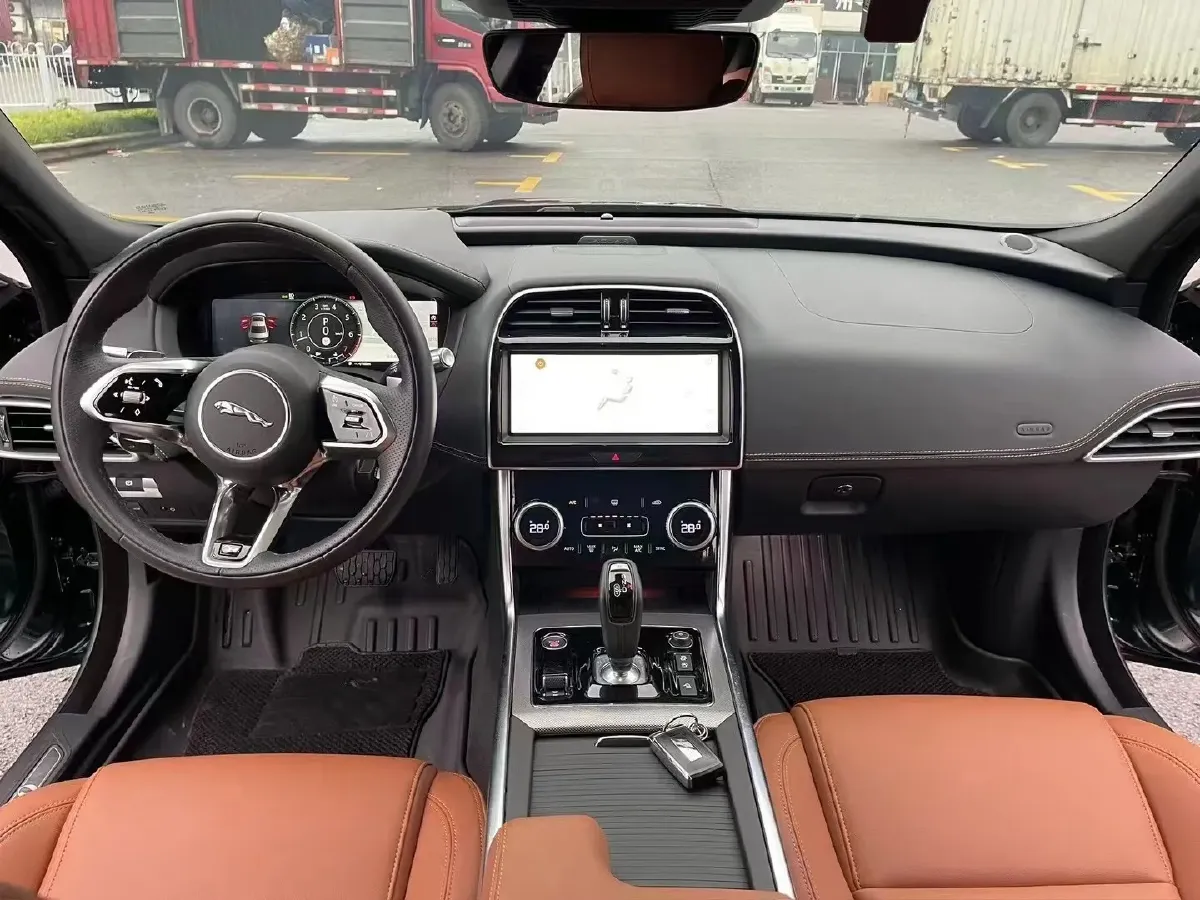2022 Jaguar XEL 2.0T 200HP L4 8AT,autocango,china used car exporter,china ev exporter,chinese used car exporter,chinese used ev exporter