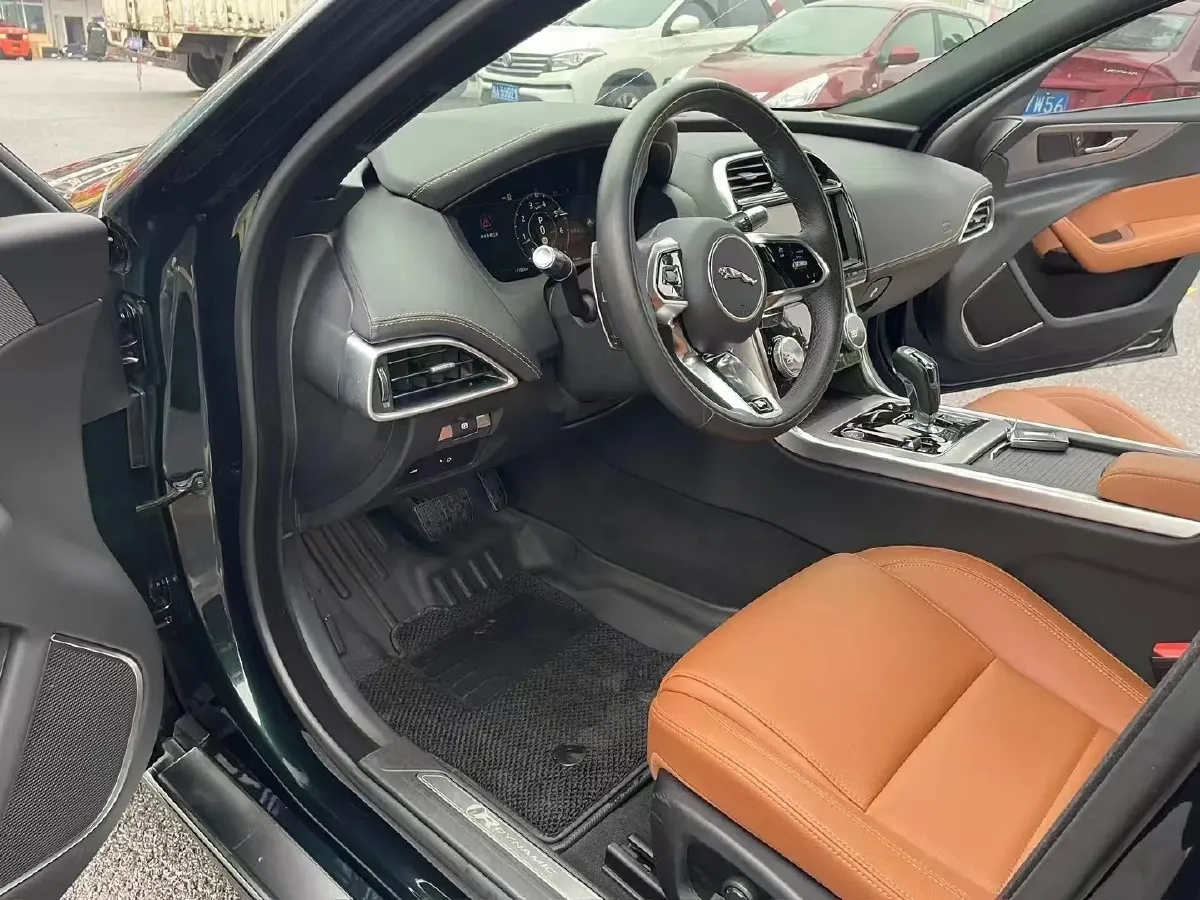 2022 Jaguar XEL 2.0T 200HP L4 8AT,autocango,china used car exporter,china ev exporter,chinese used car exporter,chinese used ev exporter