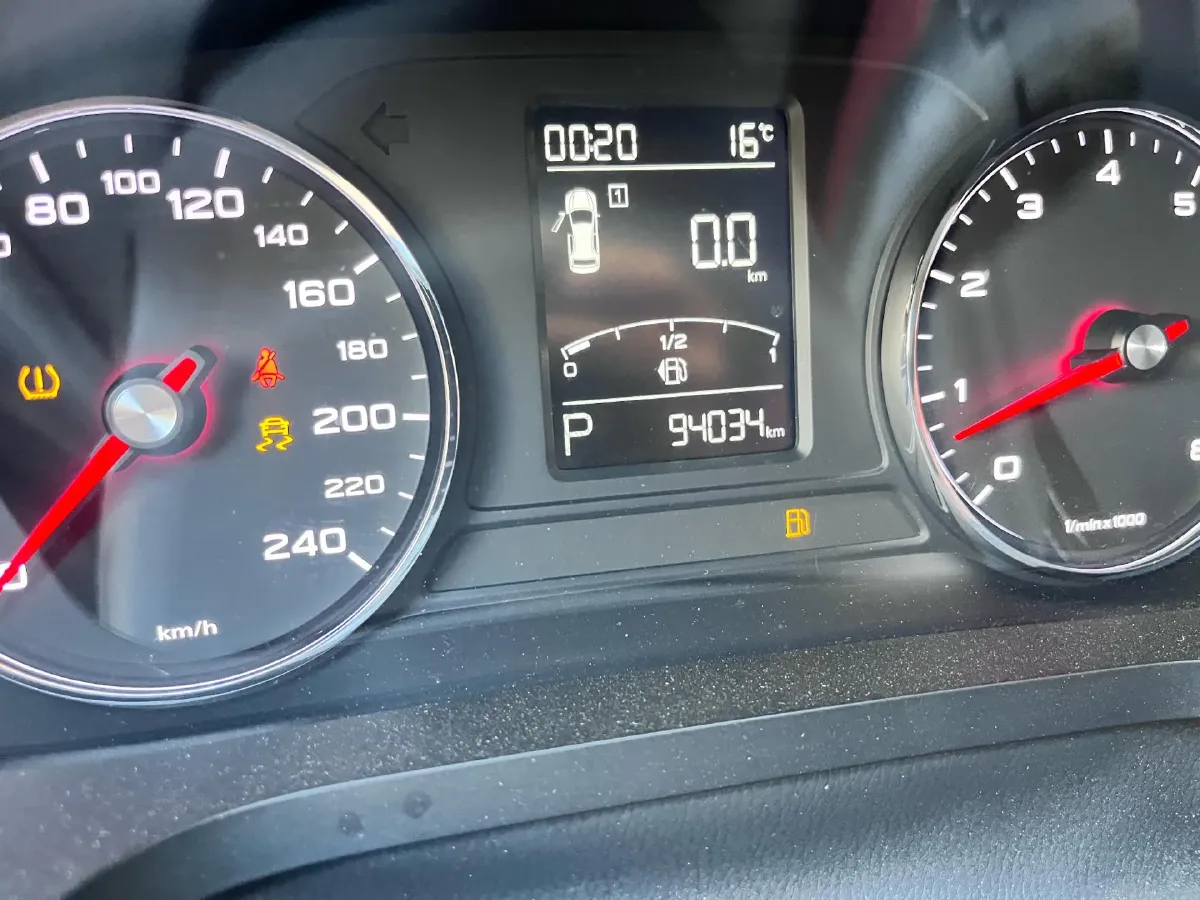 2018 HuangHai JiaoLong 2.4L 143HP L4 5AT,autocango,china used car exporter,china ev exporter,chinese used car exporter,chinese used ev exporter