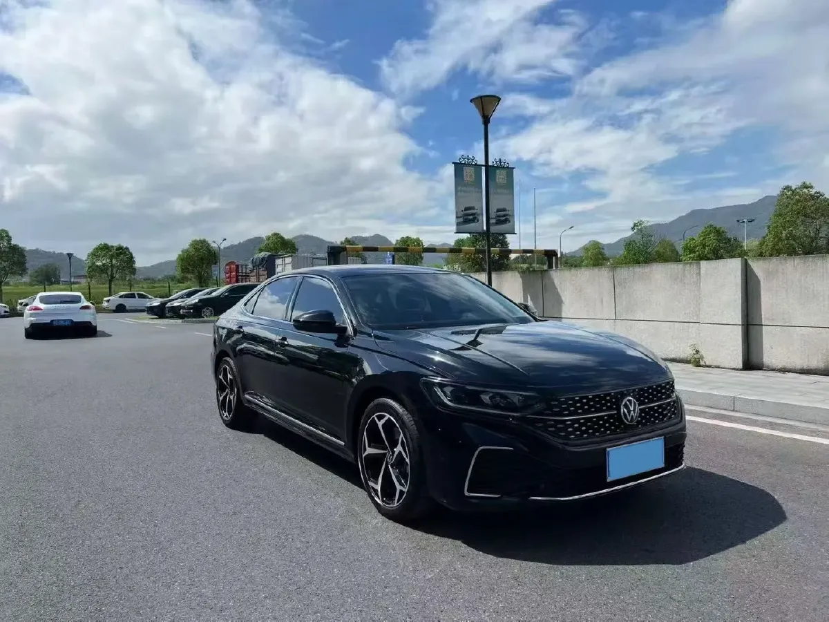 2024 Volkswagen Passat 2.0T 220HP L4 7DCT,autocango,china used car exporter,china ev exporter,chinese used car exporter,chinese used ev exporter