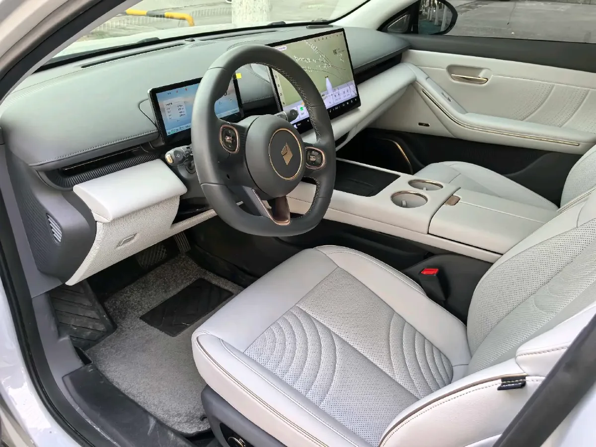 2025 BaoJun XiangJing 1.5T 143HP L4 1DHT PHEV,autocango,china used car exporter,china ev exporter,chinese used car exporter,chinese used ev exporter