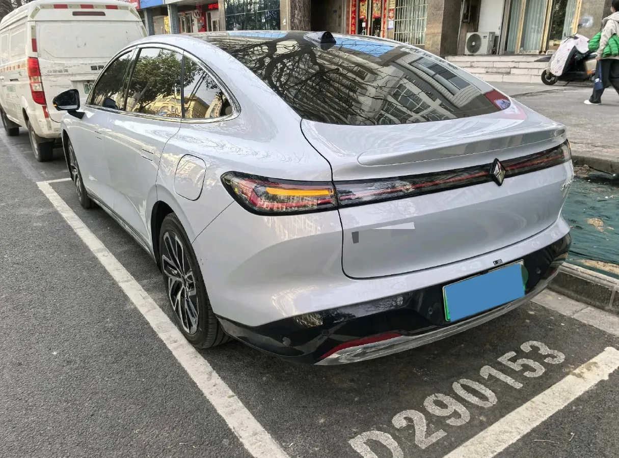 2025 BaoJun XiangJing 1.5T 143HP L4 1DHT PHEV,autocango,china used car exporter,china ev exporter,chinese used car exporter,chinese used ev exporter