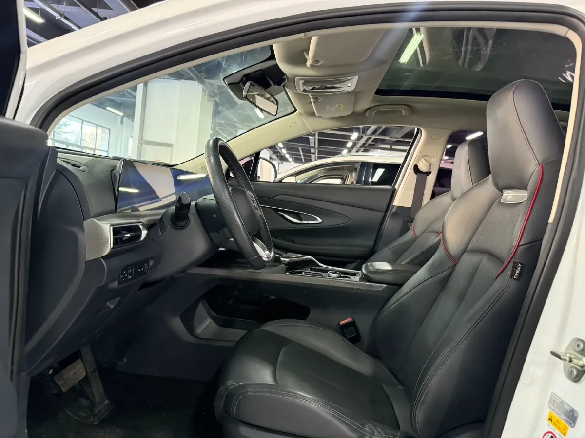 2020 ChangAn UNI-T 1.5T 180HP L4 7DCT,autocango,china used car exporter,china ev exporter,chinese used car exporter,chinese used ev exporter