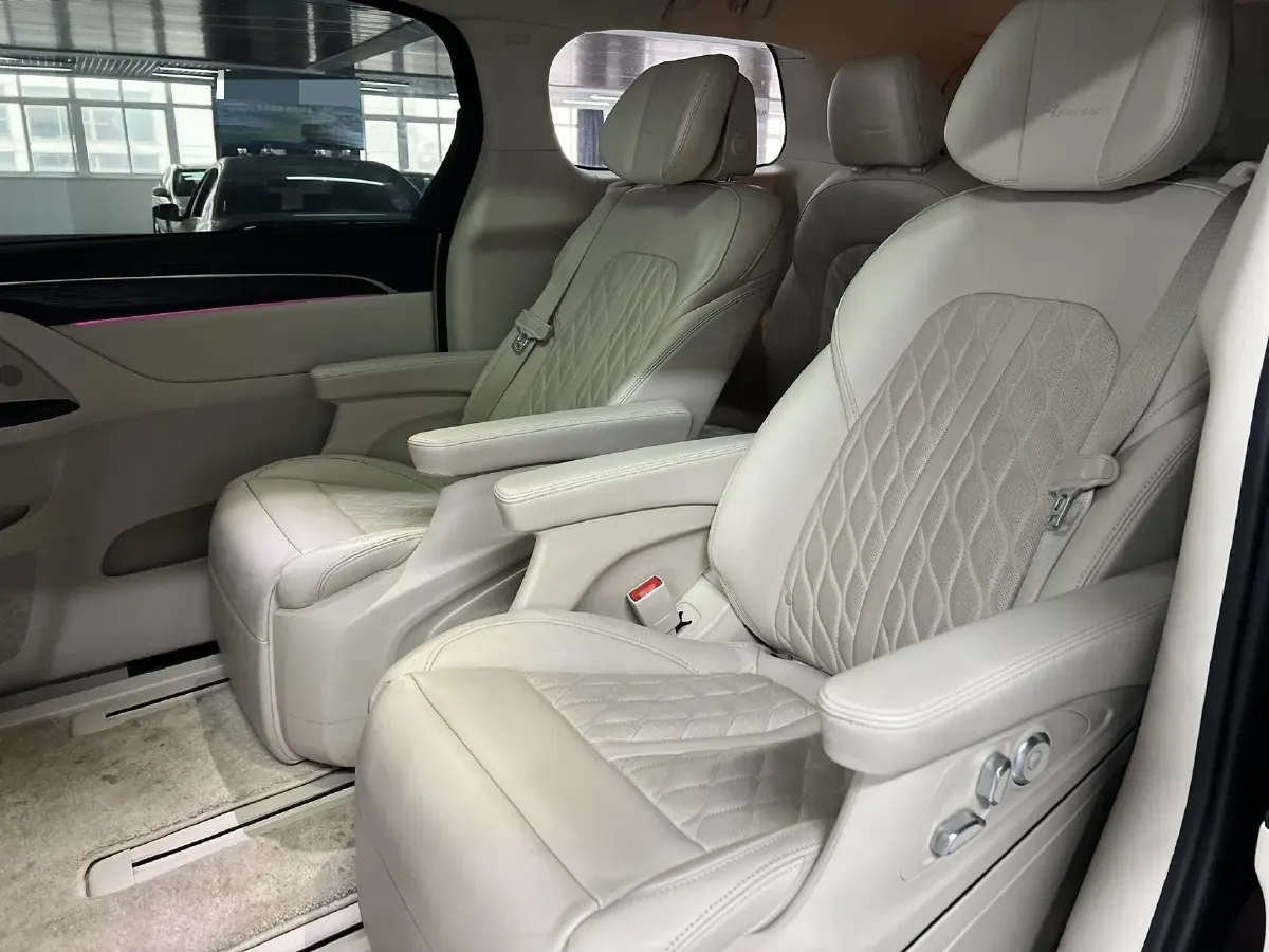 2020 Buick GL8 2.0T 237HP L4 9AT,autocango,china used car exporter,china ev exporter,chinese used car exporter,chinese used ev exporter