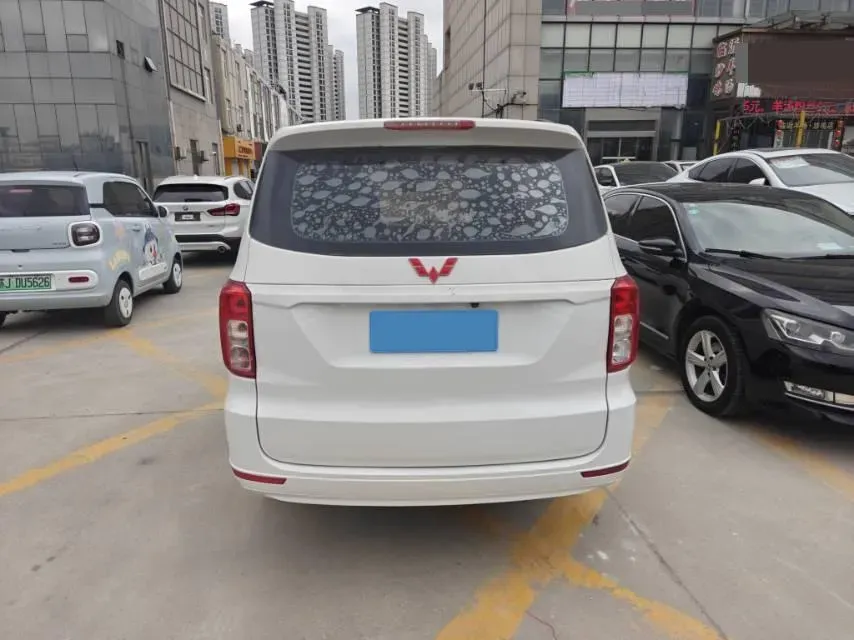 2019 WuLing HongGuang V 1.5L 105HP L4 5MT,autocango,china used car exporter,china ev exporter,chinese used car exporter,chinese used ev exporter