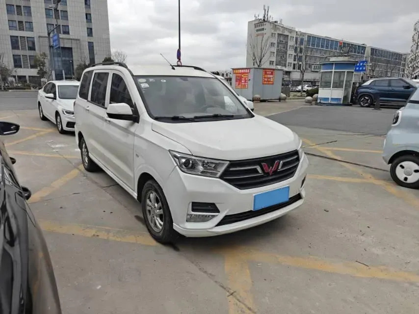 2019 WuLing HongGuang V 1.5L 105HP L4 5MT,autocango,china used car exporter,china ev exporter,chinese used car exporter,chinese used ev exporter