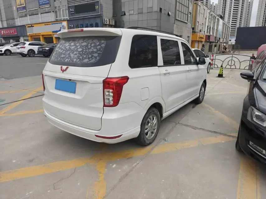 2019 WuLing HongGuang V 1.5L 105HP L4 5MT,autocango,china used car exporter,china ev exporter,chinese used car exporter,chinese used ev exporter