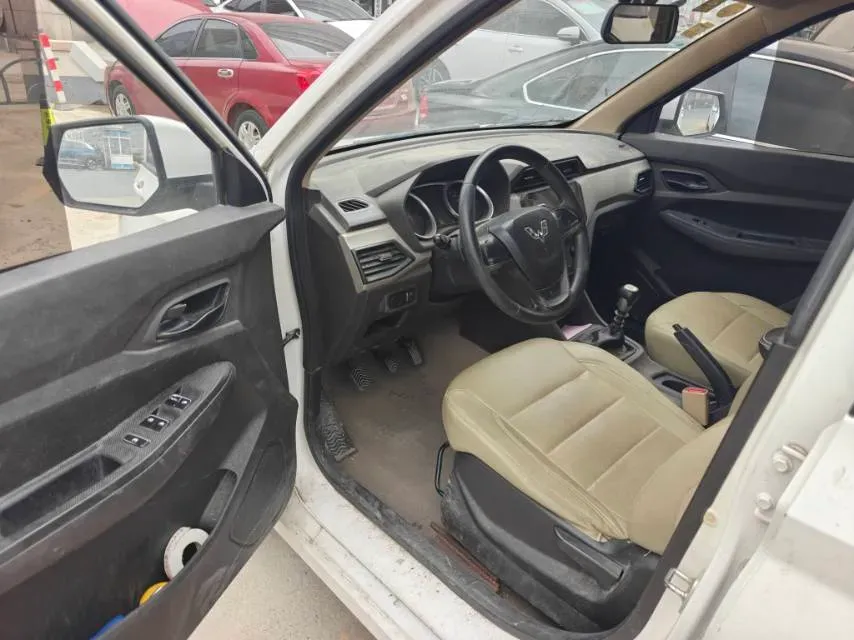 2019 WuLing HongGuang V 1.5L 105HP L4 5MT,autocango,china used car exporter,china ev exporter,chinese used car exporter,chinese used ev exporter