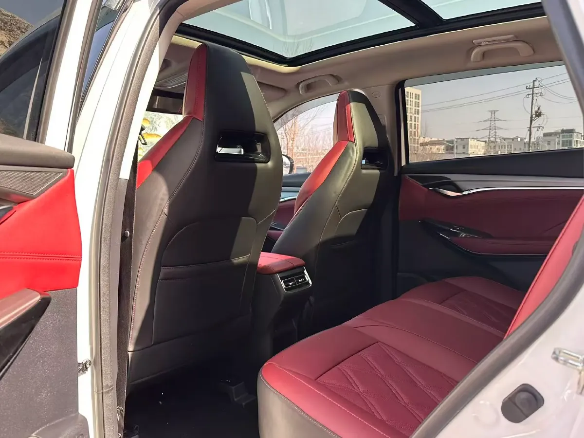 2022 ChangAn CS75 Plus 2.0T 233HP L4 8AT,autocango,china used car exporter,china ev exporter,chinese used car exporter,chinese used ev exporter