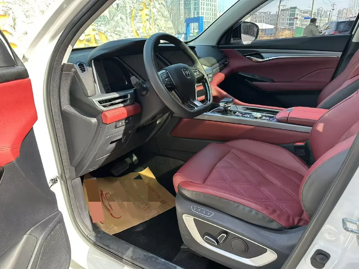2022 ChangAn CS75 Plus 2.0T 233HP L4 8AT,autocango,china used car exporter,china ev exporter,chinese used car exporter,chinese used ev exporter