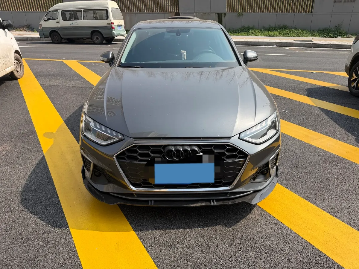 2020 Audi A4L 2.0T 190HP L4 7DCT,autocango,china used car exporter,china ev exporter,chinese used car exporter,chinese used ev exporter