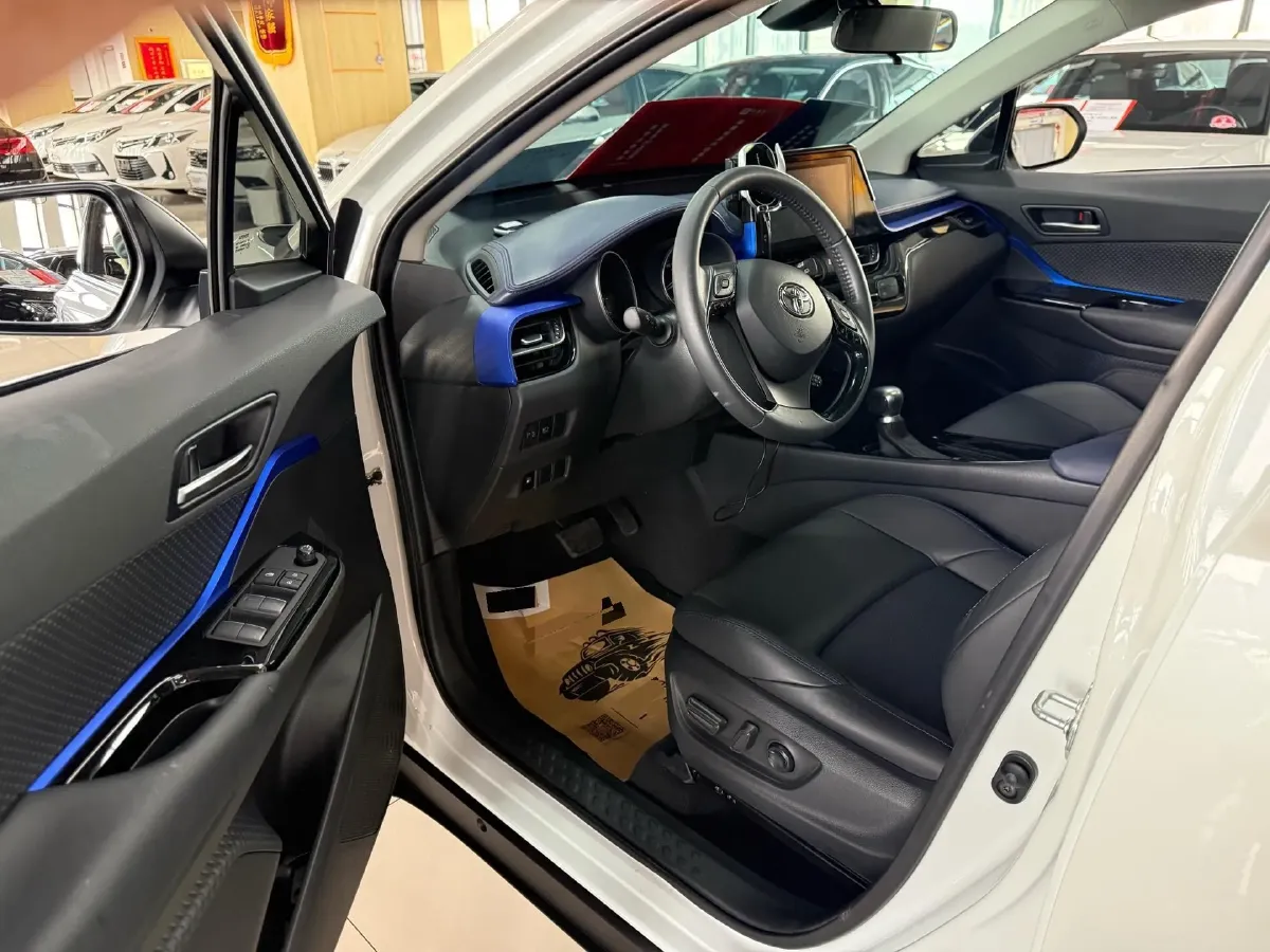 2021 Toyota C-HR 2.0L 171HP L4 CVT,autocango,china used car exporter,china ev exporter,chinese used car exporter,chinese used ev exporter