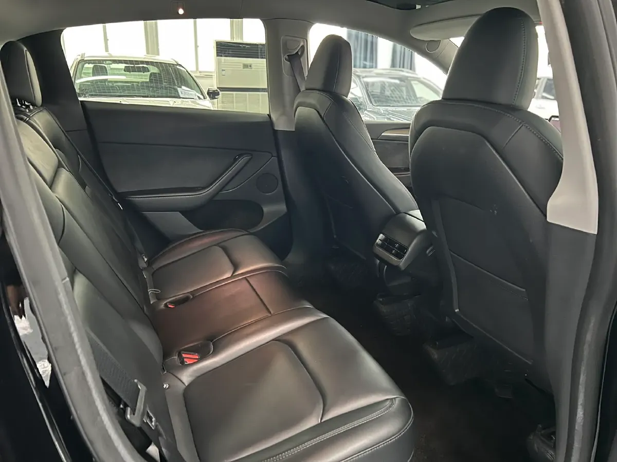 2022 Tesla Model Y BEV 60KWH,autocango,china used car exporter,china ev exporter,chinese used car exporter,chinese used ev exporter