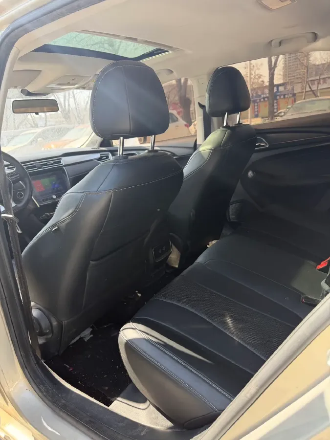 2019 Roewe i5 1.5L 120HP L4 5MT,autocango,china used car exporter,china ev exporter,chinese used car exporter,chinese used ev exporter