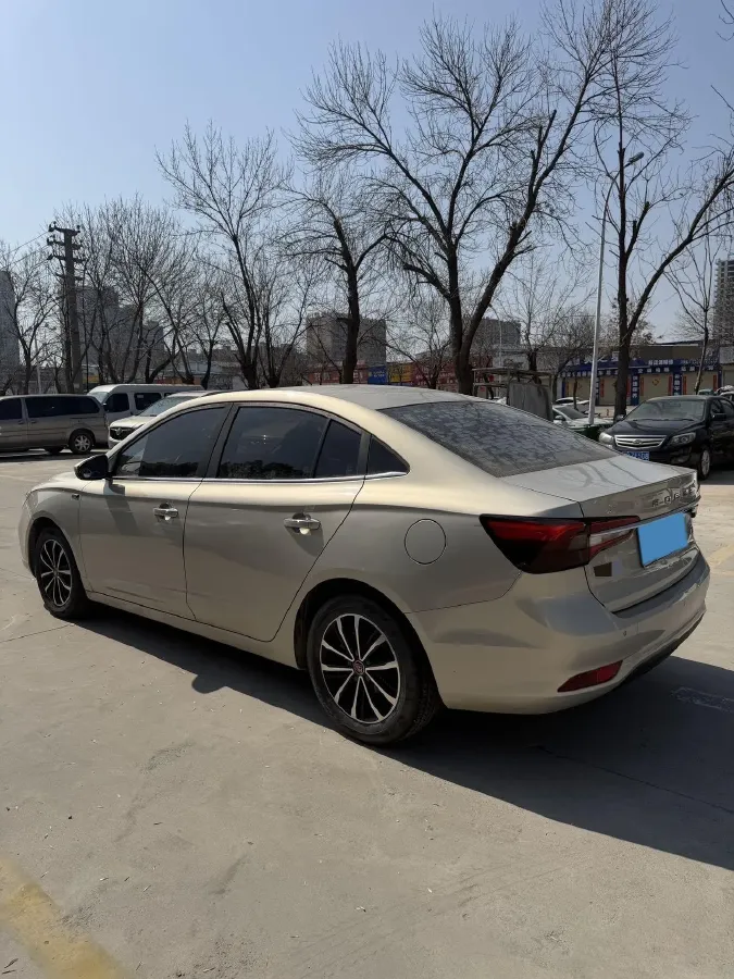 2019 Roewe i5 1.5L 120HP L4 5MT,autocango,china used car exporter,china ev exporter,chinese used car exporter,chinese used ev exporter
