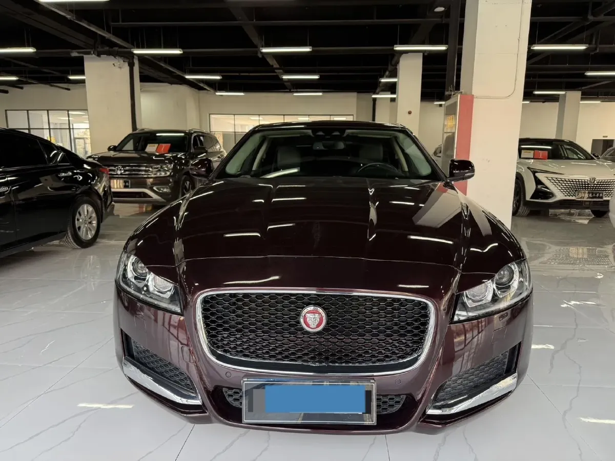 2018 Jaguar XFL 2.0T 200HP L4 8AT,autocango,china used car exporter,china ev exporter,chinese used car exporter,chinese used ev exporter