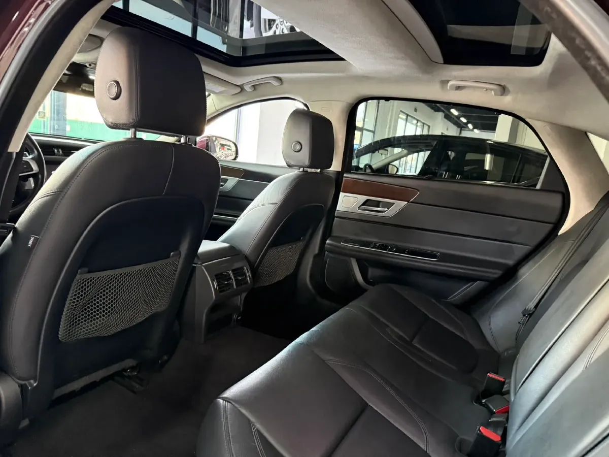 2018 Jaguar XFL 2.0T 200HP L4 8AT,autocango,china used car exporter,china ev exporter,chinese used car exporter,chinese used ev exporter