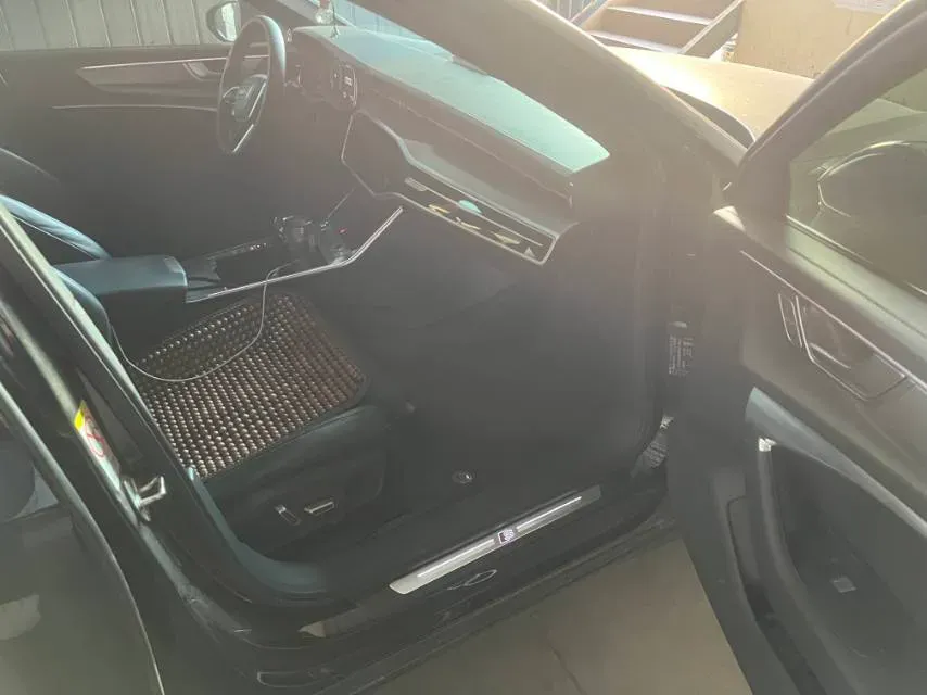 2024 Audi A6L 2.0T 245HP L4 7DCT,autocango,china used car exporter,china ev exporter,chinese used car exporter,chinese used ev exporter