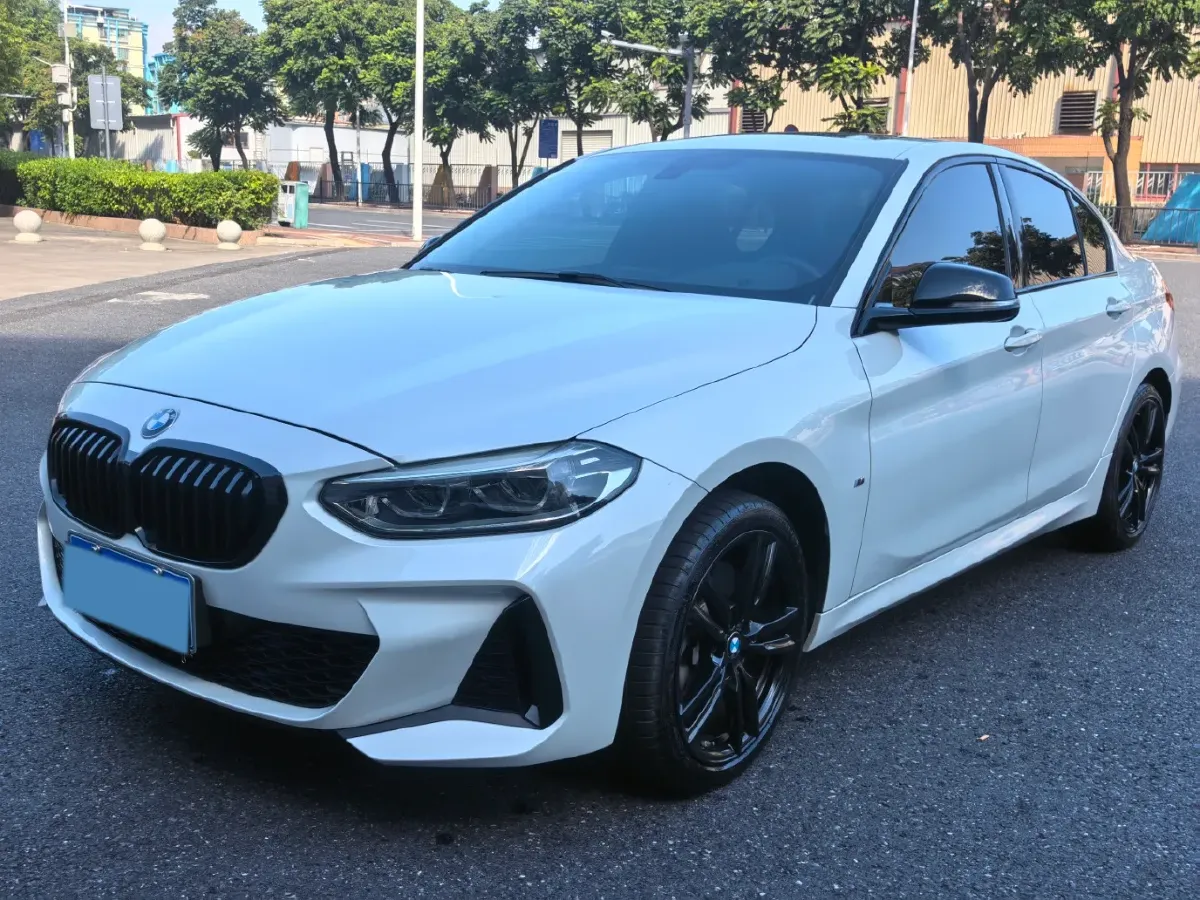 2021 BMW 1 Series 2.0T 192HP L4 7DCT,autocango,china used car exporter,china ev exporter,chinese used car exporter,chinese used ev exporter
