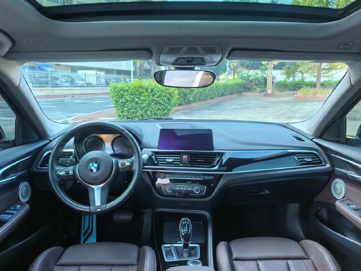 2021 BMW 1 Series 2.0T 192HP L4 7DCT,autocango,china used car exporter,china ev exporter,chinese used car exporter,chinese used ev exporter