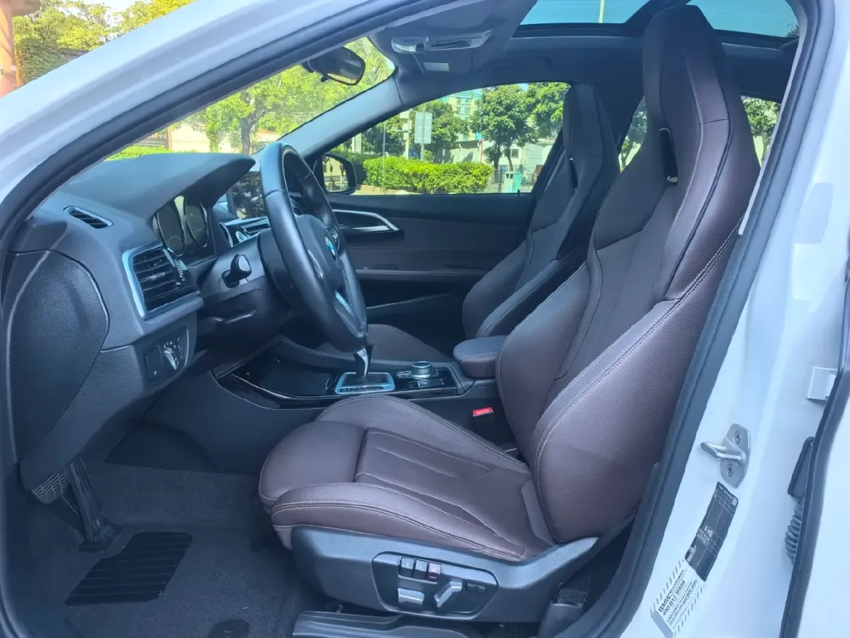 2021 BMW 1 Series 2.0T 192HP L4 7DCT,autocango,china used car exporter,china ev exporter,chinese used car exporter,chinese used ev exporter