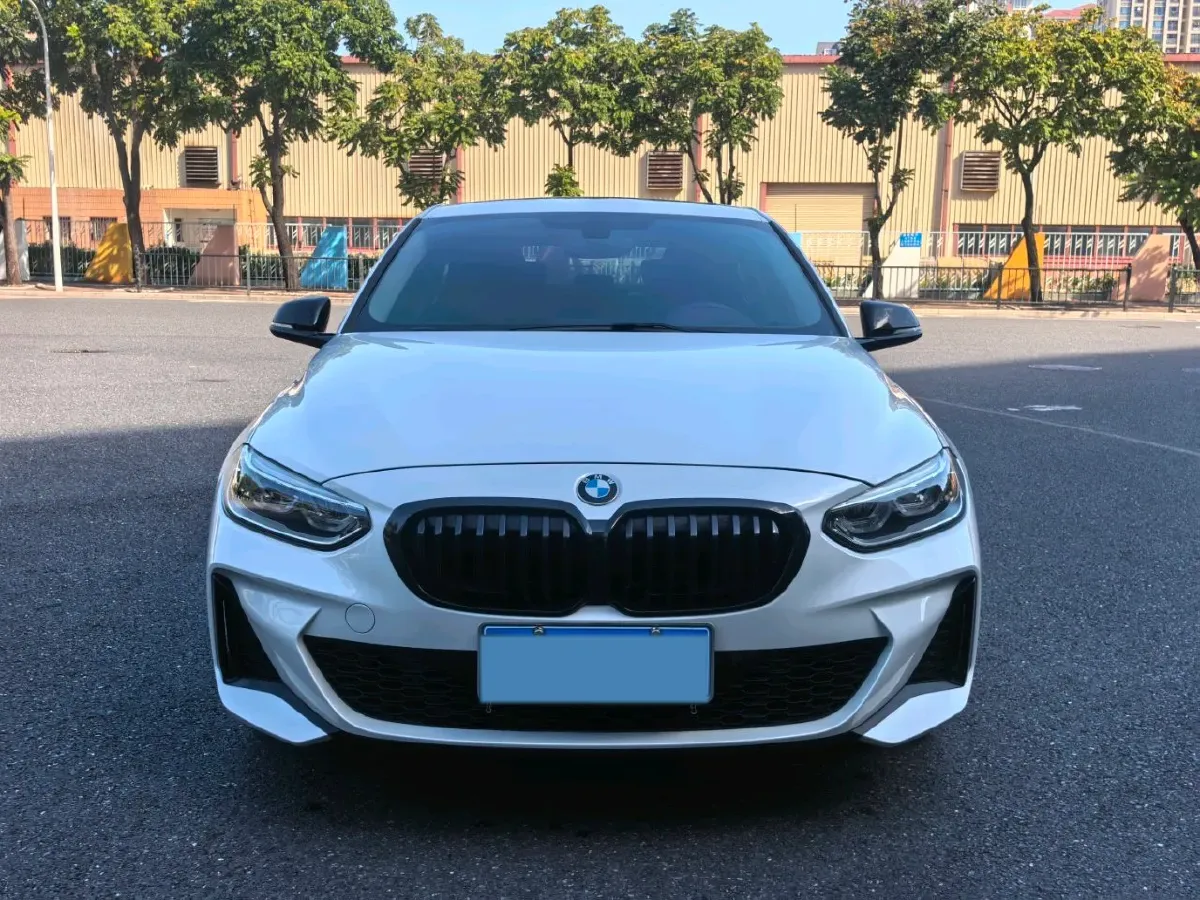 2021 BMW 1 Series 2.0T 192HP L4 7DCT,autocango,china used car exporter,china ev exporter,chinese used car exporter,chinese used ev exporter