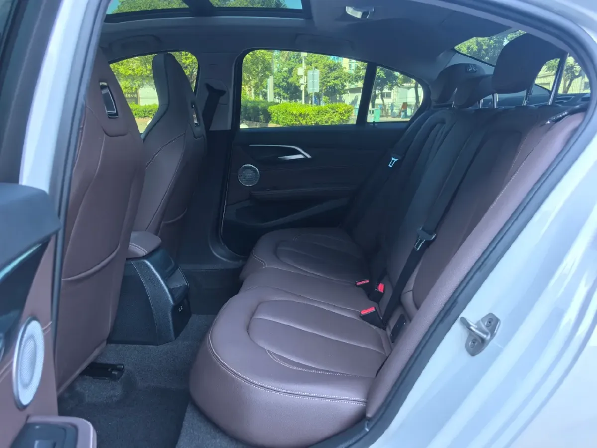 2021 BMW 1 Series 2.0T 192HP L4 7DCT,autocango,china used car exporter,china ev exporter,chinese used car exporter,chinese used ev exporter