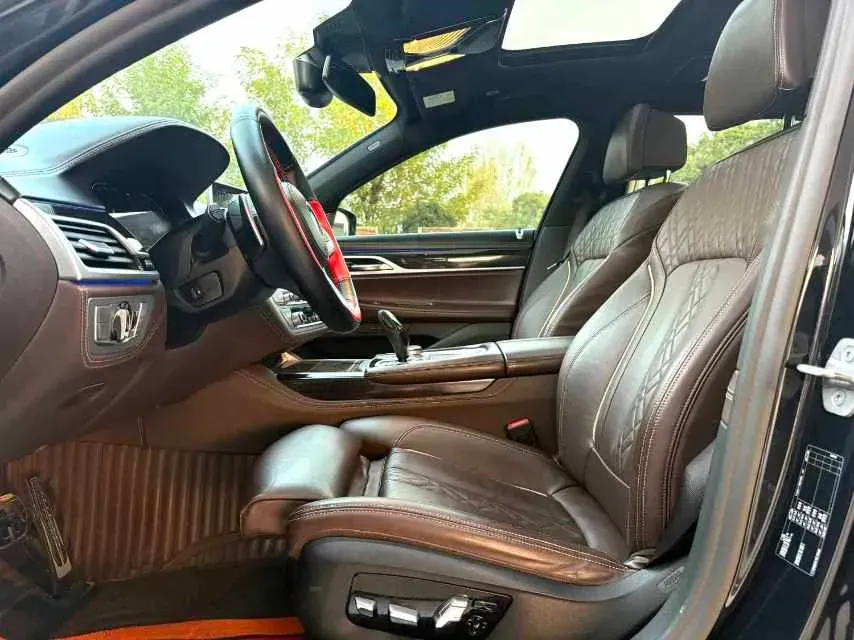 2021 BMW 7 Series 2.0T 265HP L4 8AT,autocango,china used car exporter,china ev exporter,chinese used car exporter,chinese used ev exporter