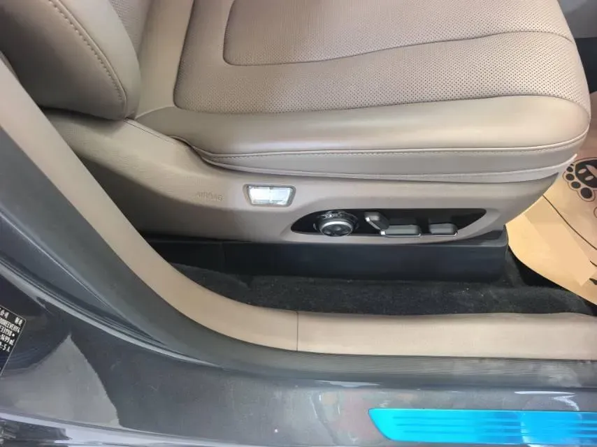 2025 Luxeed R7 REEV 156HP REEV,autocango,china used car exporter,china ev exporter,chinese used car exporter,chinese used ev exporter