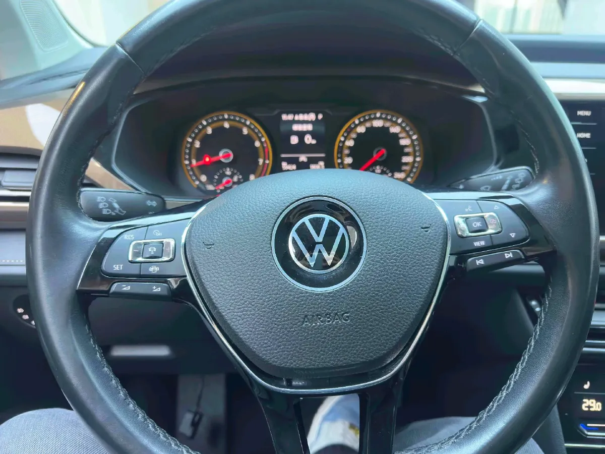 2021 Volkswagen Tharu 1.4T 150HP L4 7DCT,autocango,china used car exporter,china ev exporter,chinese used car exporter,chinese used ev exporter