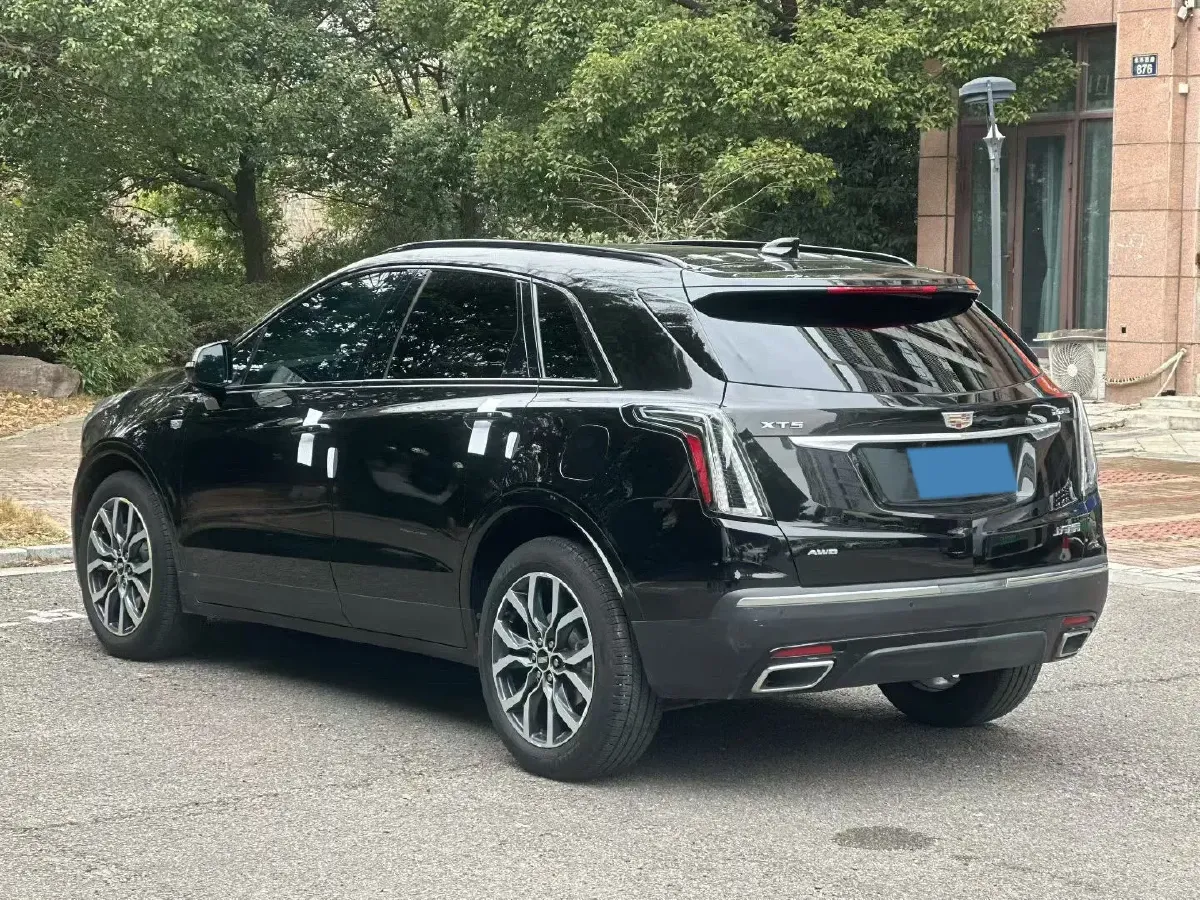 2022 Cadillac XT5 2.0T 237HP L4 9AT,autocango,china used car exporter,china ev exporter,chinese used car exporter,chinese used ev exporter