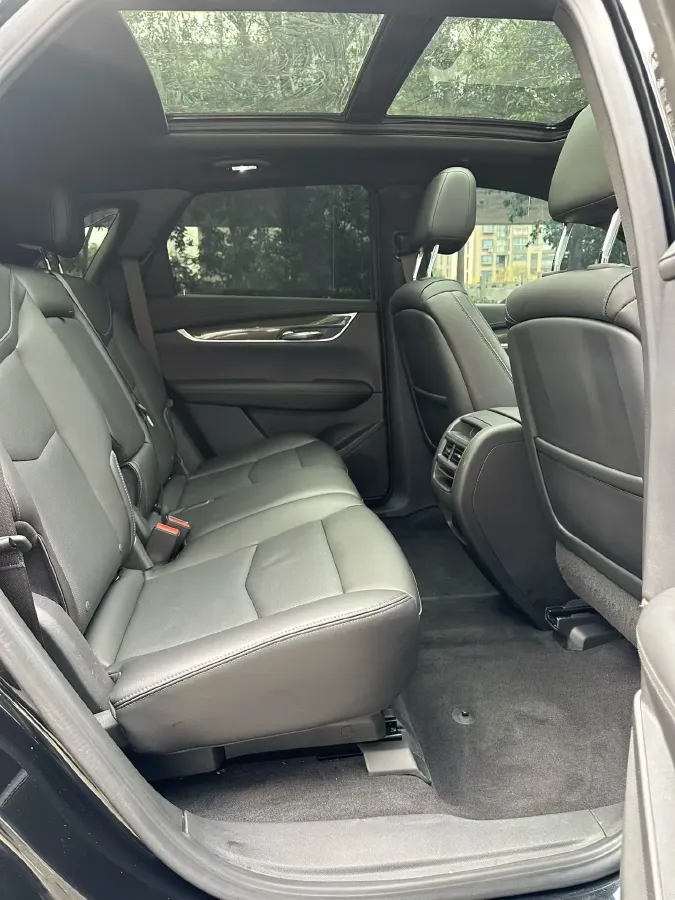 2022 Cadillac XT5 2.0T 237HP L4 9AT,autocango,china used car exporter,china ev exporter,chinese used car exporter,chinese used ev exporter