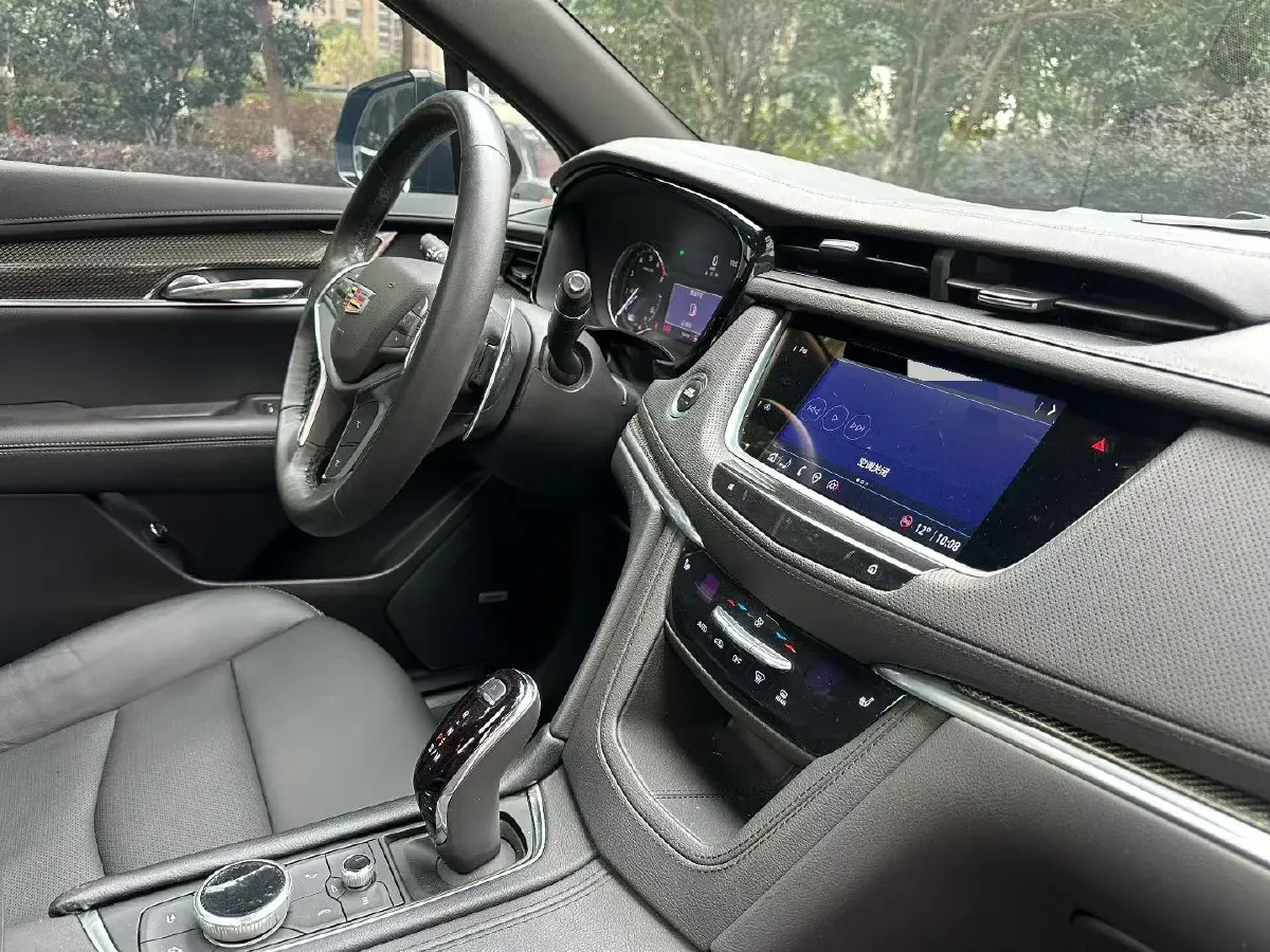 2022 Cadillac XT5 2.0T 237HP L4 9AT,autocango,china used car exporter,china ev exporter,chinese used car exporter,chinese used ev exporter