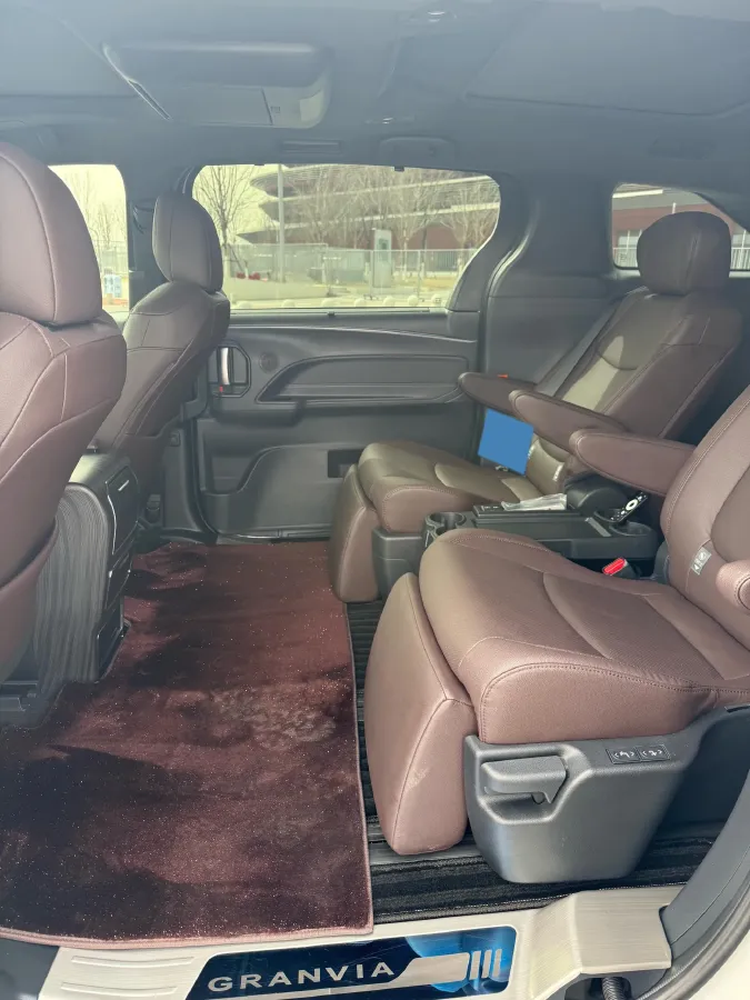 2023 Toyota Granvia 2.5L 189HP L4 E-CVT Hybrid,autocango,china used car exporter,china ev exporter,chinese used car exporter,chinese used ev exporter