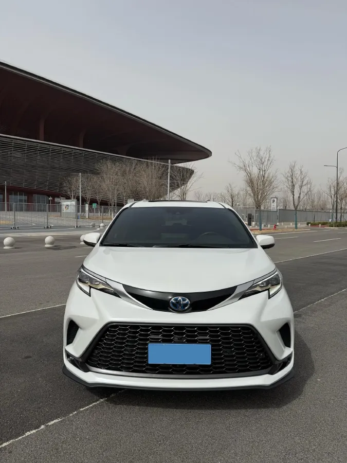 2023 Toyota Granvia 2.5L 189HP L4 E-CVT Hybrid,autocango,china used car exporter,china ev exporter,chinese used car exporter,chinese used ev exporter