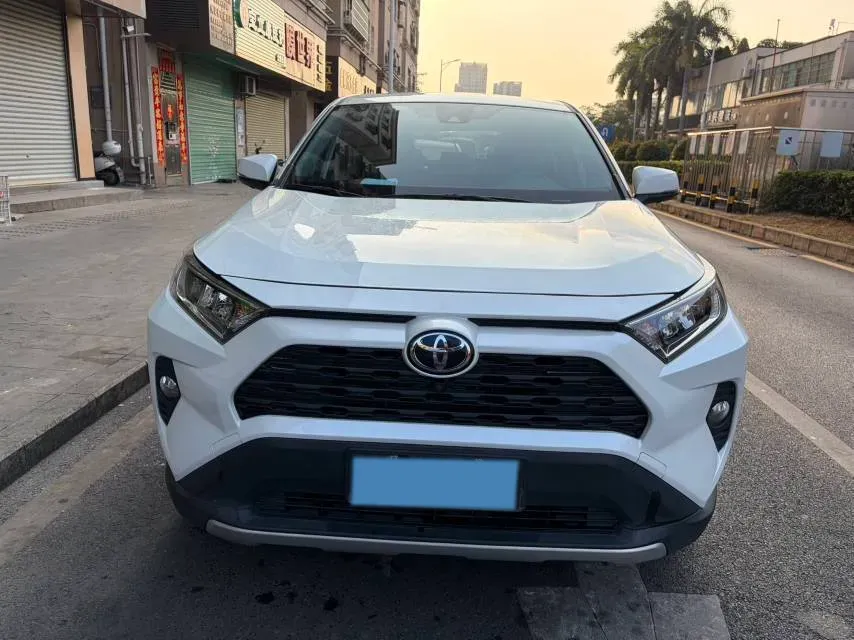2022 Toyota RAV4 2.0L 171HP L4 CVT,autocango,china used car exporter,china ev exporter,chinese used car exporter,chinese used ev exporter