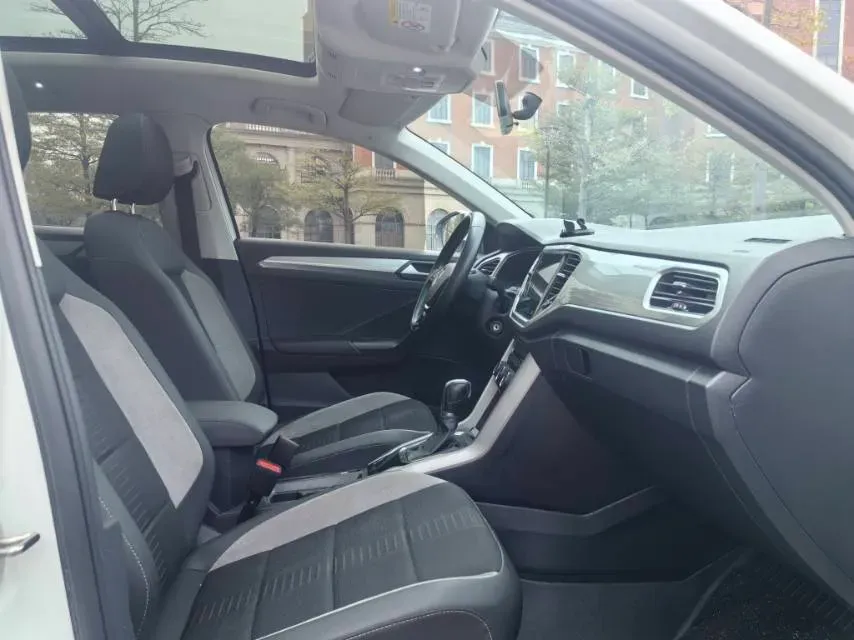 2021 Volkswagen T-Roc 1.4T 150HP L4 7DCT,autocango,china used car exporter,china ev exporter,chinese used car exporter,chinese used ev exporter