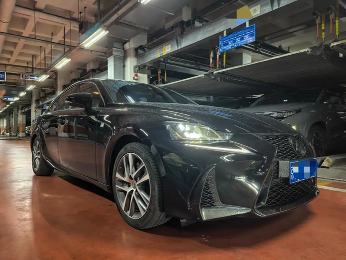 2017 Lexus IS 2.0T 245HP L4 8AT,autocango,china used car exporter,china ev exporter,chinese used car exporter,chinese used ev exporter