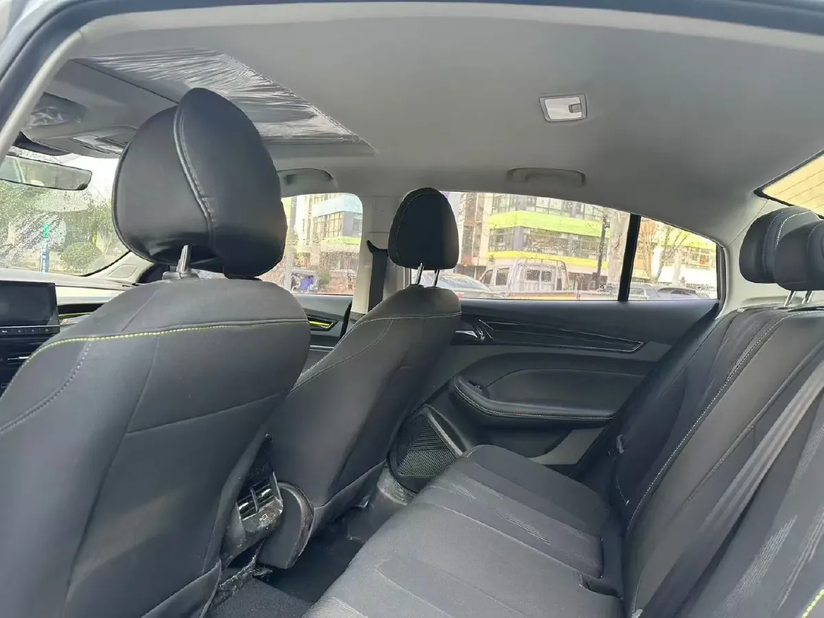 2021 Roewe i5 1.5L 120HP L4 CVT,autocango,china used car exporter,china ev exporter,chinese used car exporter,chinese used ev exporter