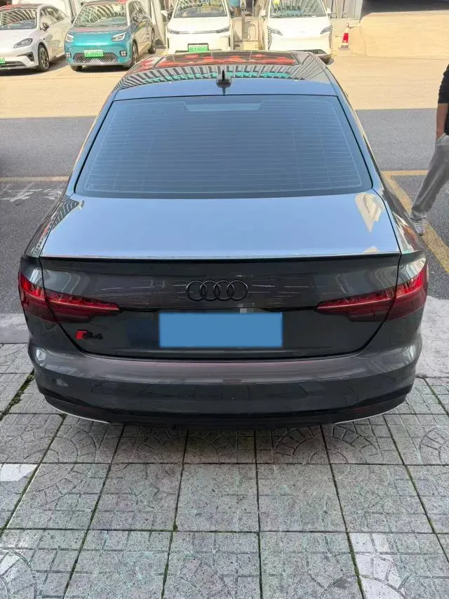 2023 Audi A4L 2.0T 245HP L4 7DCT,autocango,china used car exporter,china ev exporter,chinese used car exporter,chinese used ev exporter