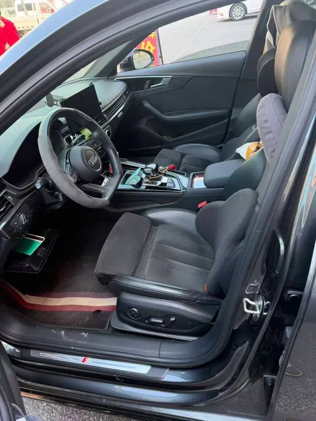 2023 Audi A4L 2.0T 245HP L4 7DCT,autocango,china used car exporter,china ev exporter,chinese used car exporter,chinese used ev exporter