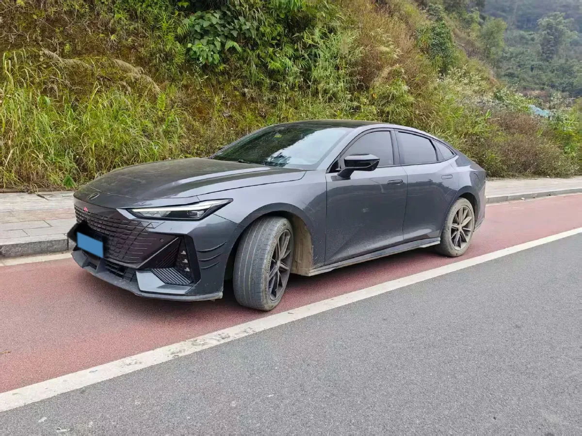 2022 ChangAn UNI-V 1.5T 188HP L4 7DCT,autocango,china used car exporter,china ev exporter,chinese used car exporter,chinese used ev exporter