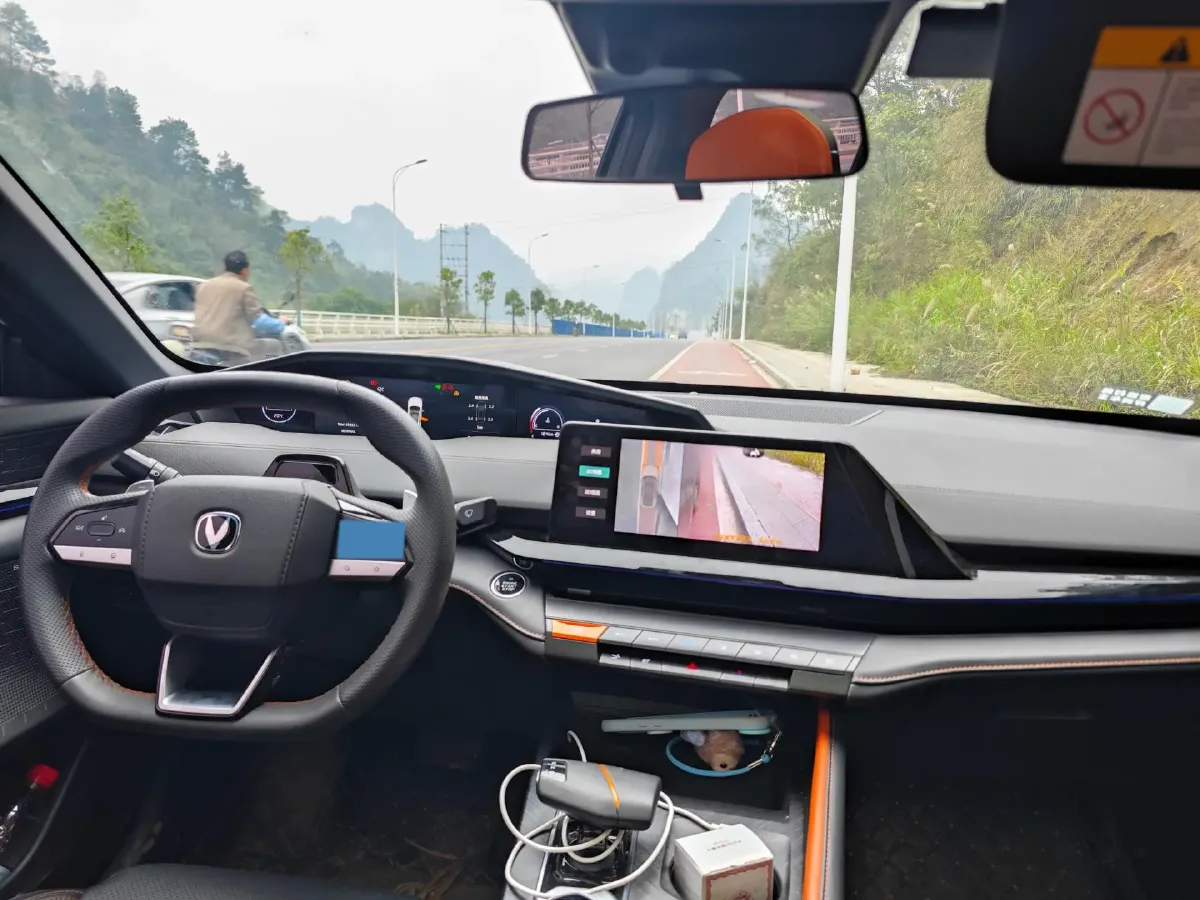 2022 ChangAn UNI-V 1.5T 188HP L4 7DCT,autocango,china used car exporter,china ev exporter,chinese used car exporter,chinese used ev exporter