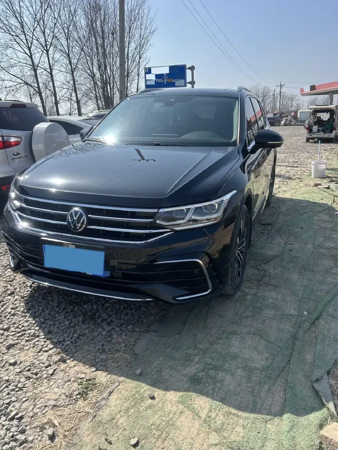 2023 Volkswagen Tiguan L 2.0T 186HP L4 7DCT,autocango,china used car exporter,china ev exporter,chinese used car exporter,chinese used ev exporter