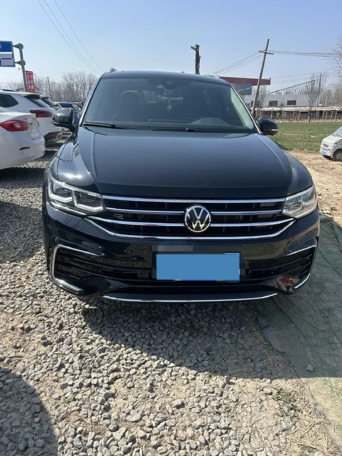 2023 Volkswagen Tiguan L 2.0T 186HP L4 7DCT,autocango,china used car exporter,china ev exporter,chinese used car exporter,chinese used ev exporter