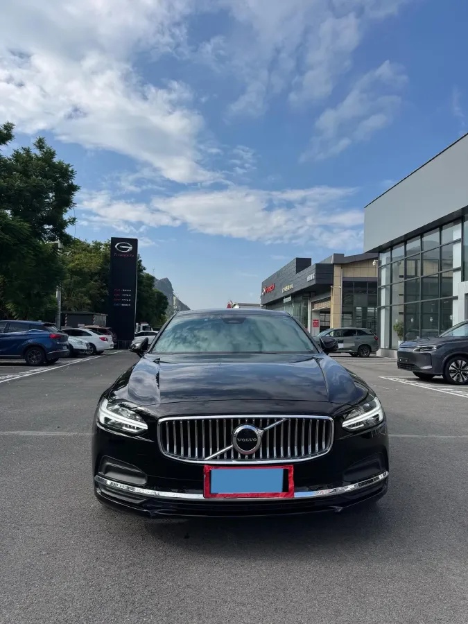 2022 Volvo S90 2.0T 250HP L4 8AT,autocango,china used car exporter,china ev exporter,chinese used car exporter,chinese used ev exporter
