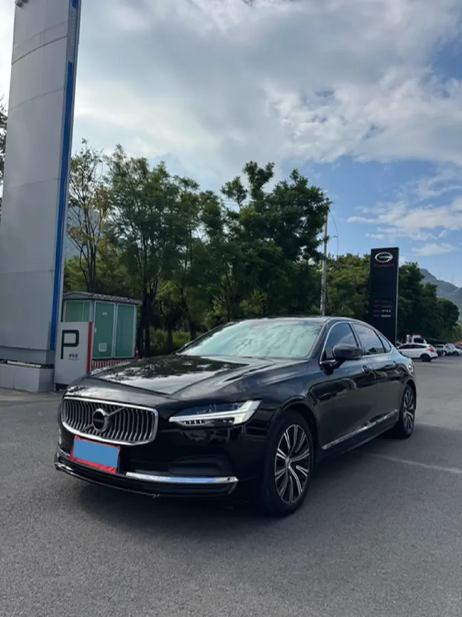 2022 Volvo S90 2.0T 250HP L4 8AT,autocango,china used car exporter,china ev exporter,chinese used car exporter,chinese used ev exporter